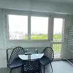 Apartment Home In Paris With View, 15Min To Center