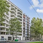 Apartment Home In Paris With View, 15Min To Center