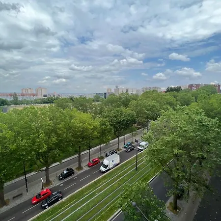Apartment In With View, 15min To Center *